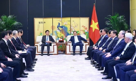 Prime Minister meets Chairman of Guangxi Zhuang Autonomous Region