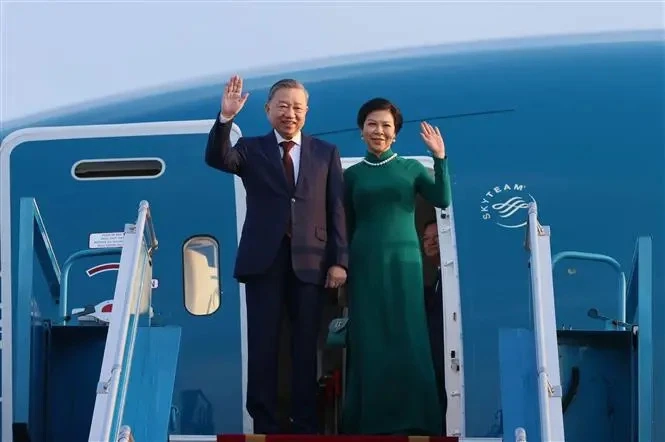 General Secretary of the Communist Party of Vietnam Central Committee To Lam and his spouse Ngo Phuong Ly leave Hanoi for official visit to Malaysia. (Photo: VNA)